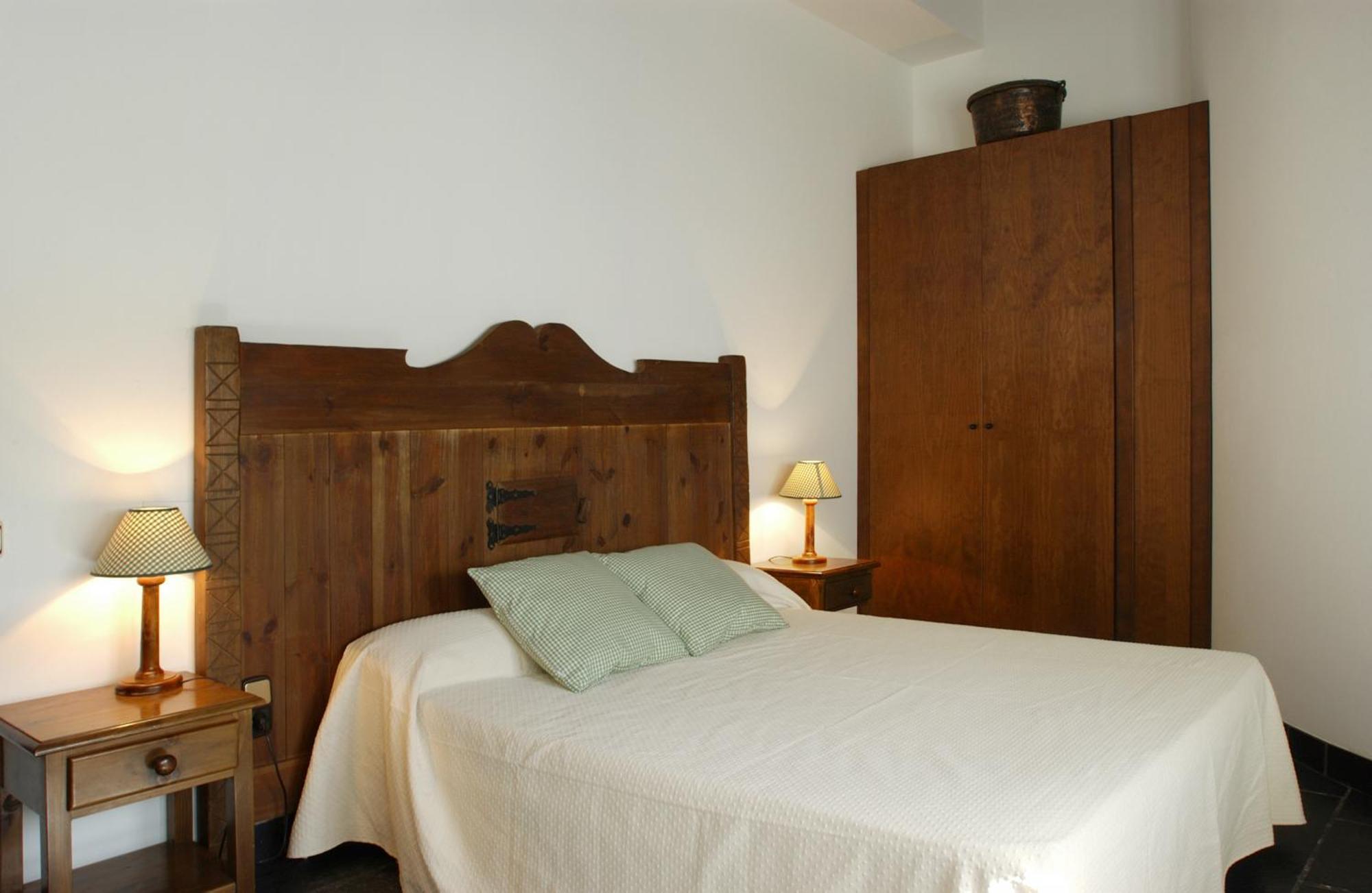Apartamentos Linsoles Eriste Buitenkant foto