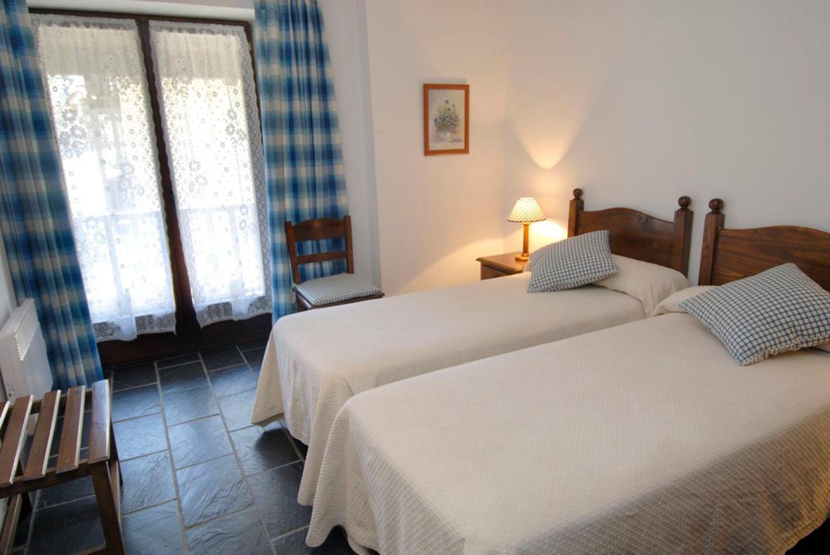 Apartamentos Linsoles Eriste Buitenkant foto