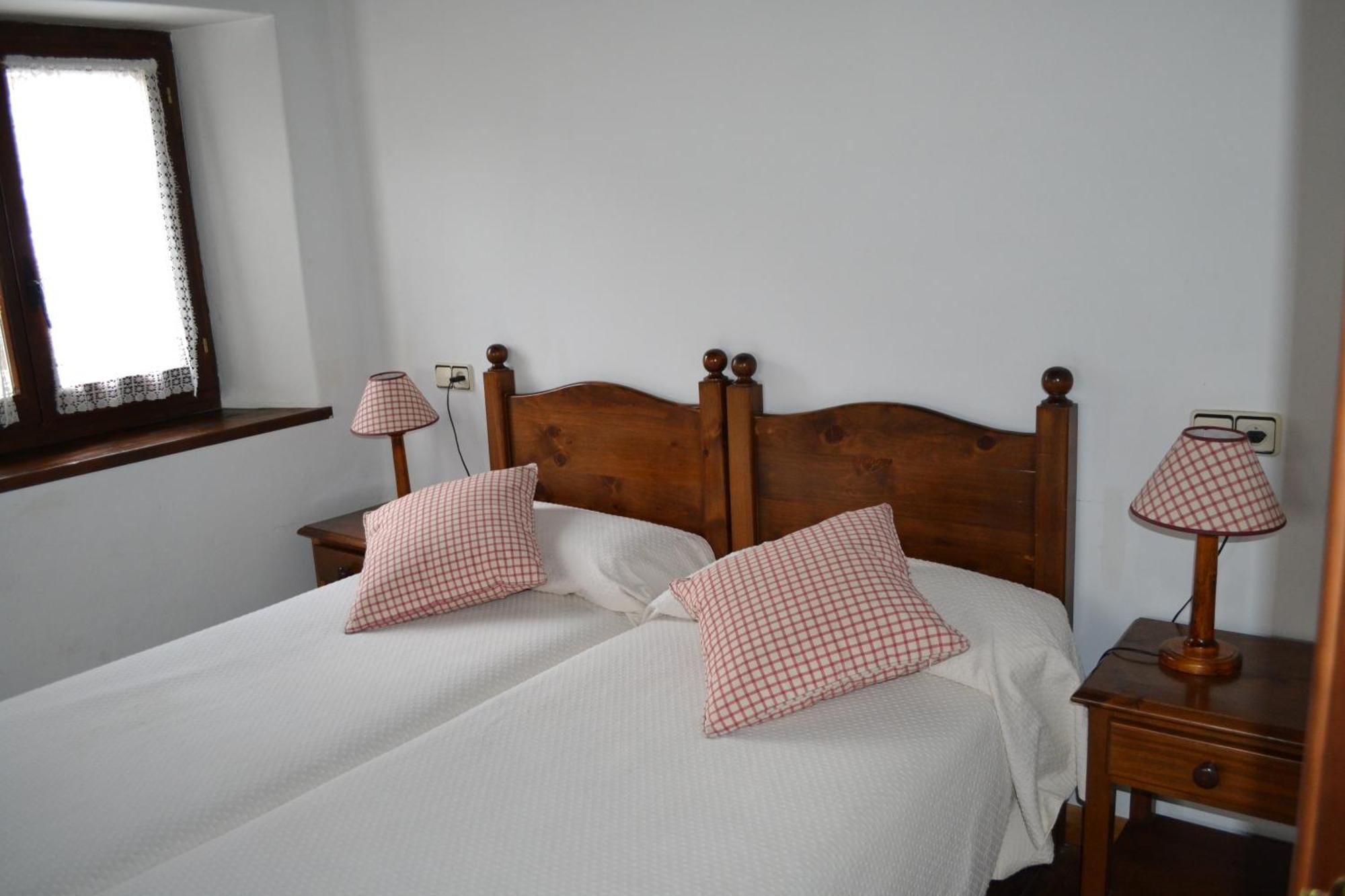 Apartamentos Linsoles Eriste Buitenkant foto