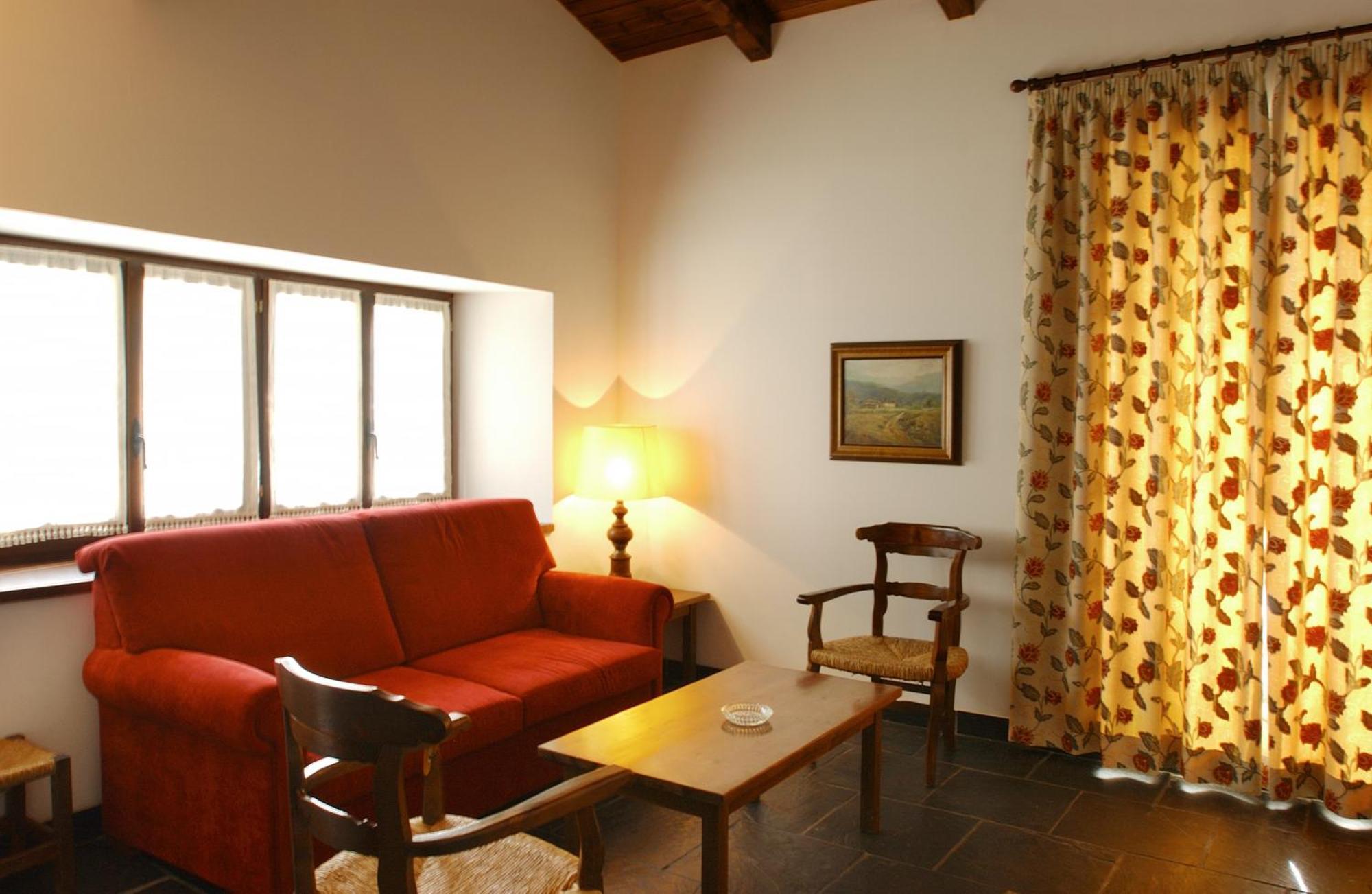 Apartamentos Linsoles Eriste Buitenkant foto