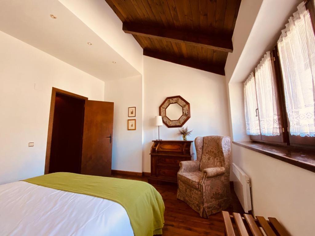 Apartamentos Linsoles Eriste Buitenkant foto