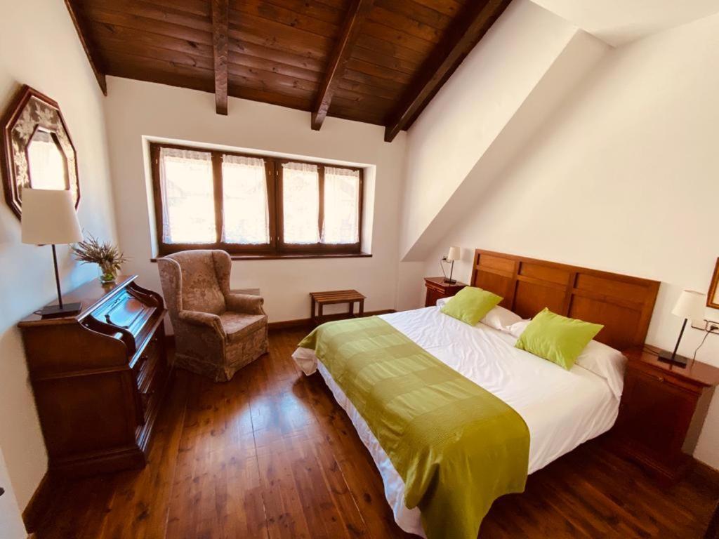 Apartamentos Linsoles Eriste Buitenkant foto