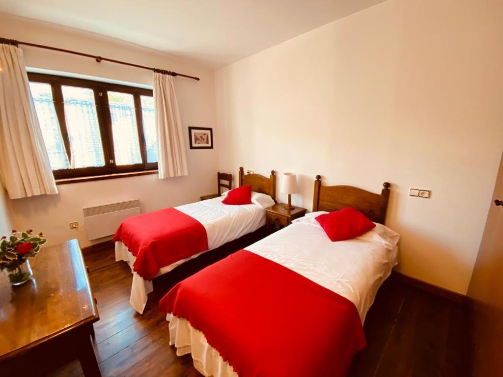Apartamentos Linsoles Eriste Buitenkant foto