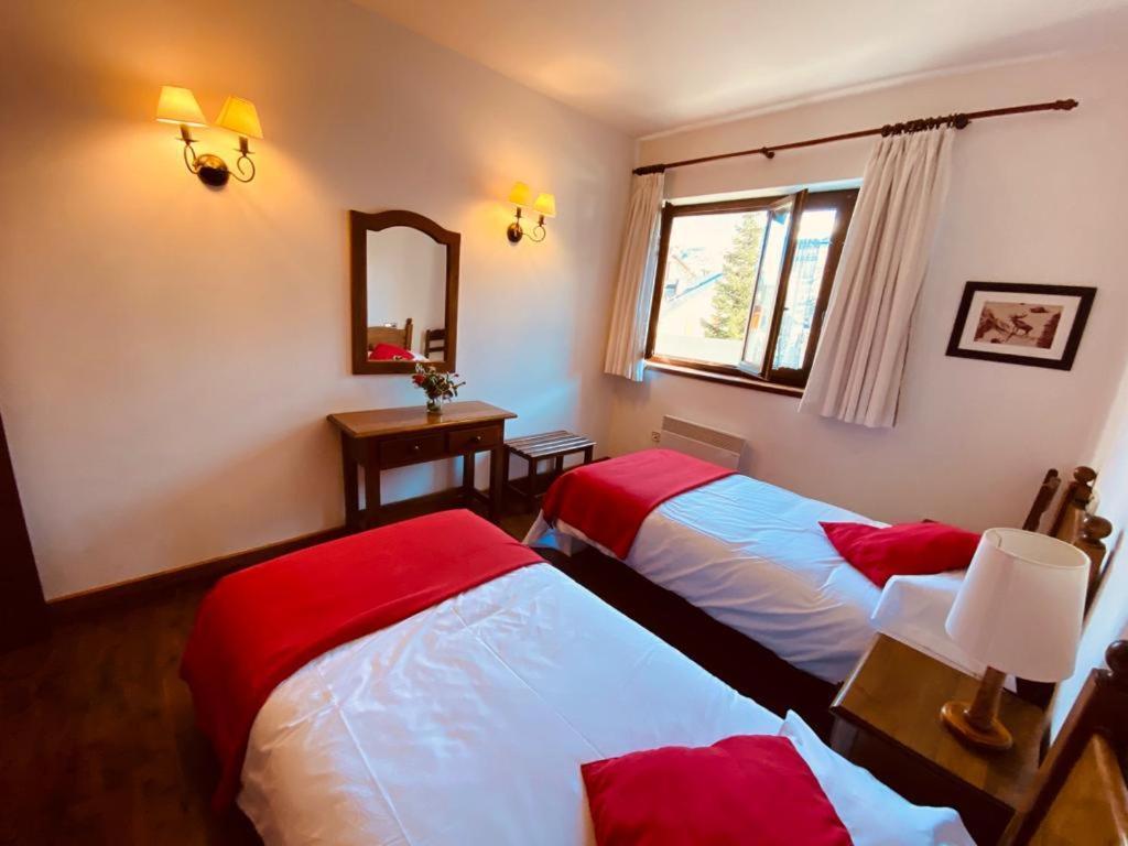 Apartamentos Linsoles Eriste Buitenkant foto