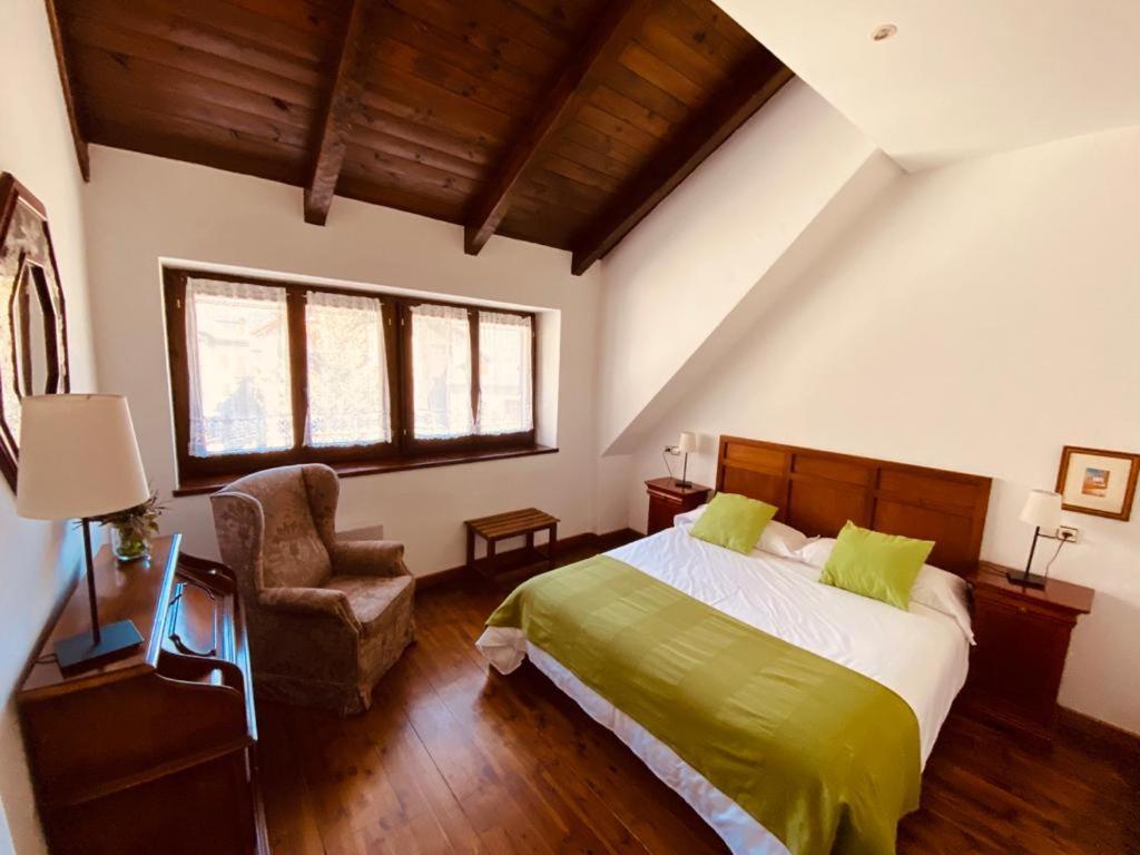 Apartamentos Linsoles Eriste Buitenkant foto
