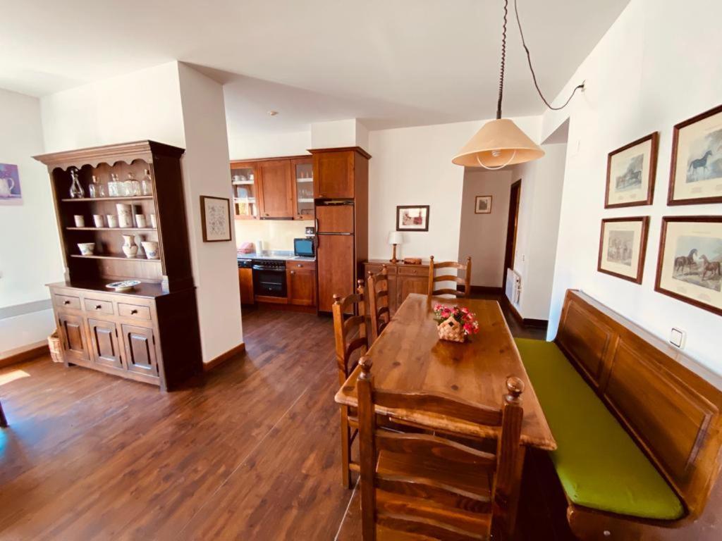 Apartamentos Linsoles Eriste Buitenkant foto